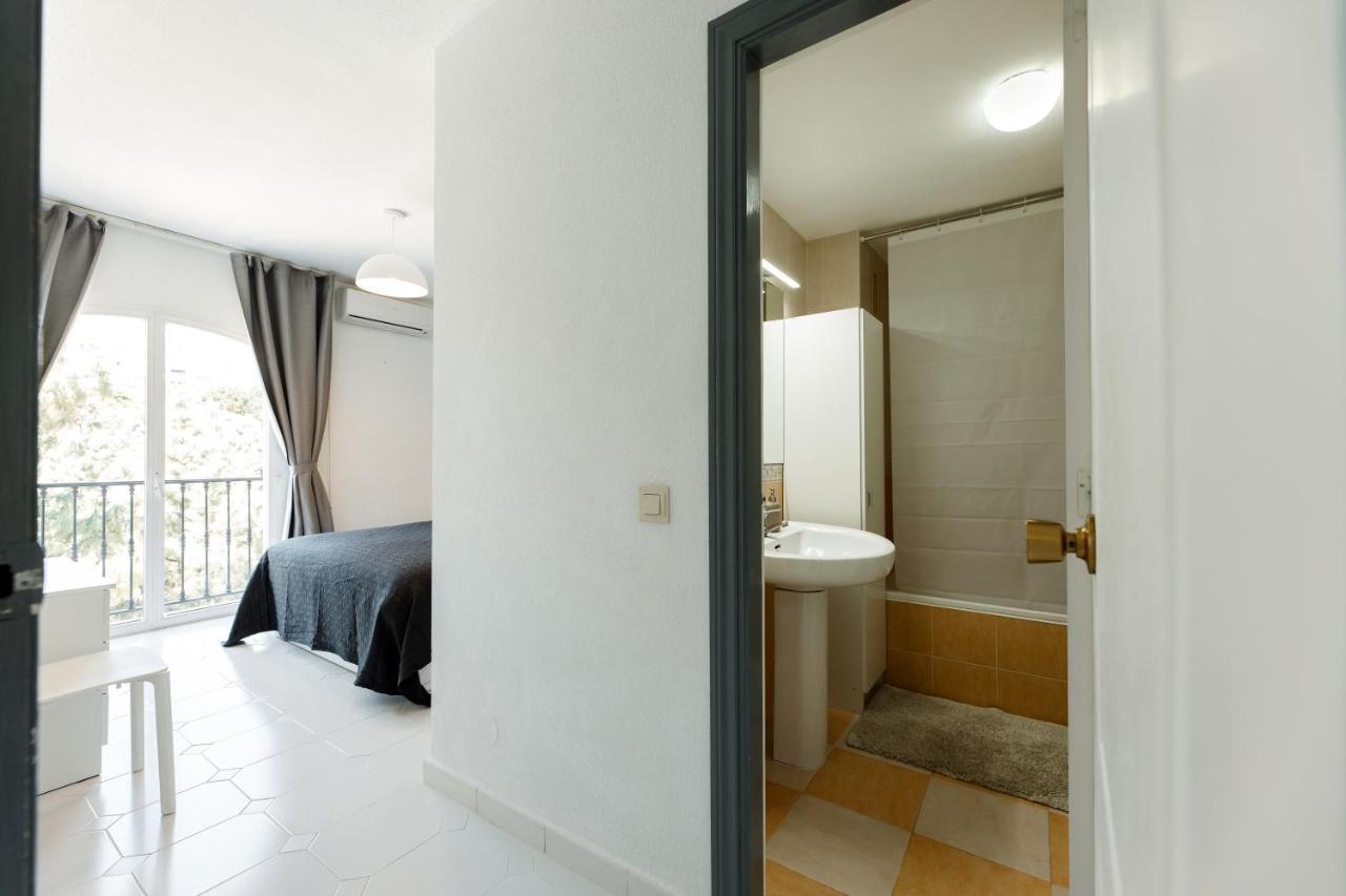 Spacious 2-Bedroom Apartment With Free Parking Sitio de Calahonda Dış mekan fotoğraf