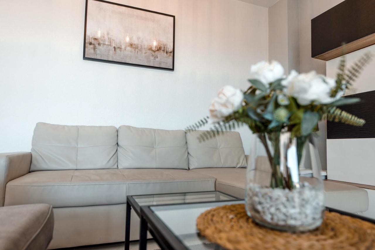Spacious 2-Bedroom Apartment With Free Parking Sitio de Calahonda Dış mekan fotoğraf