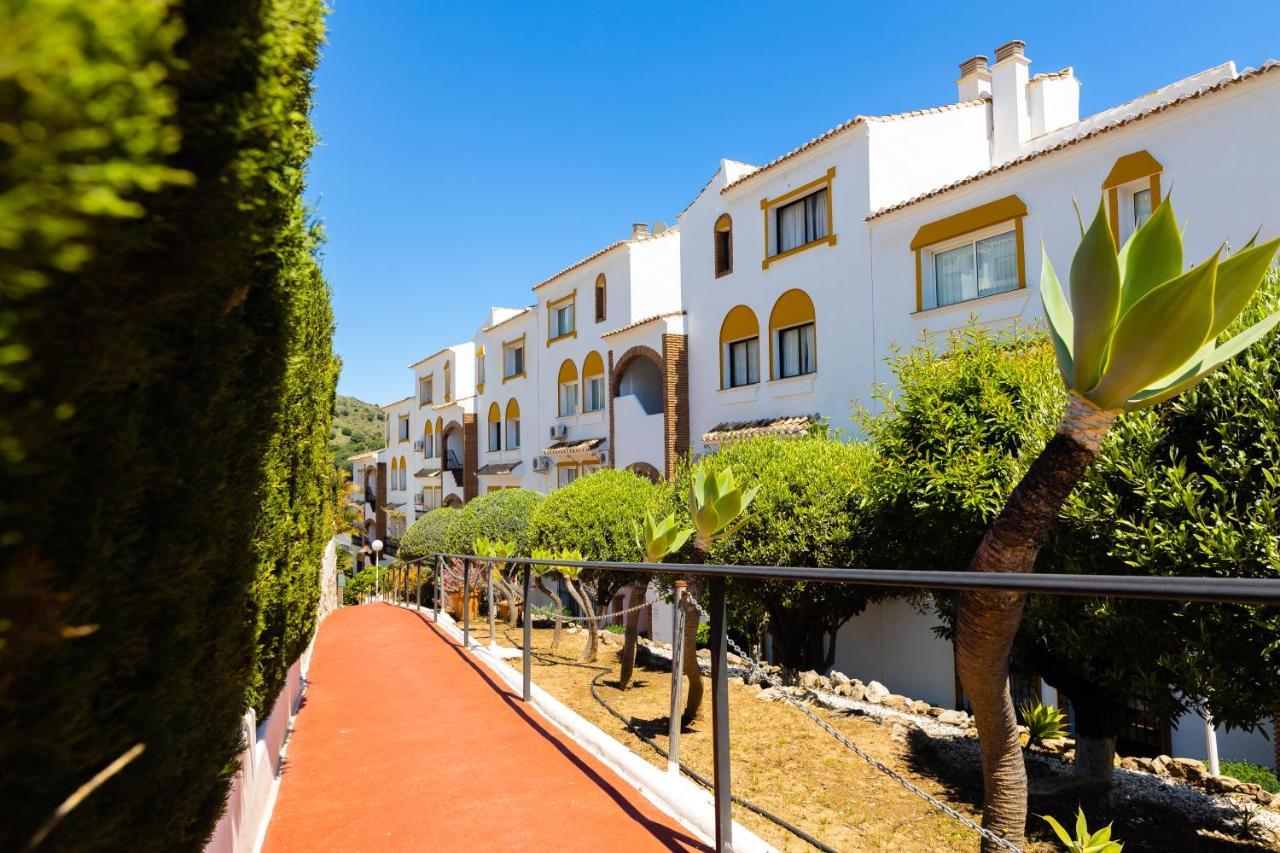 Spacious 2-Bedroom Apartment With Free Parking Sitio de Calahonda Dış mekan fotoğraf