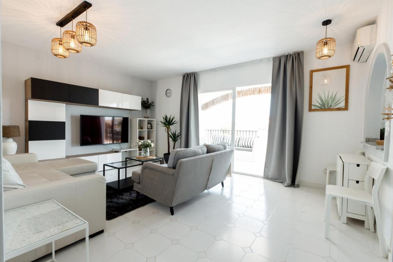 Spacious 2-Bedroom Apartment With Free Parking Sitio de Calahonda Dış mekan fotoğraf